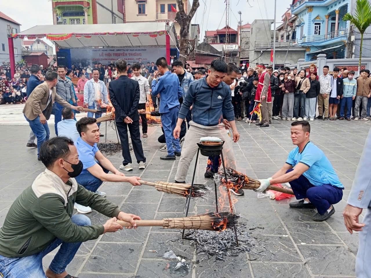 Nghi lễ kéo mỏ tại Đền Bà
