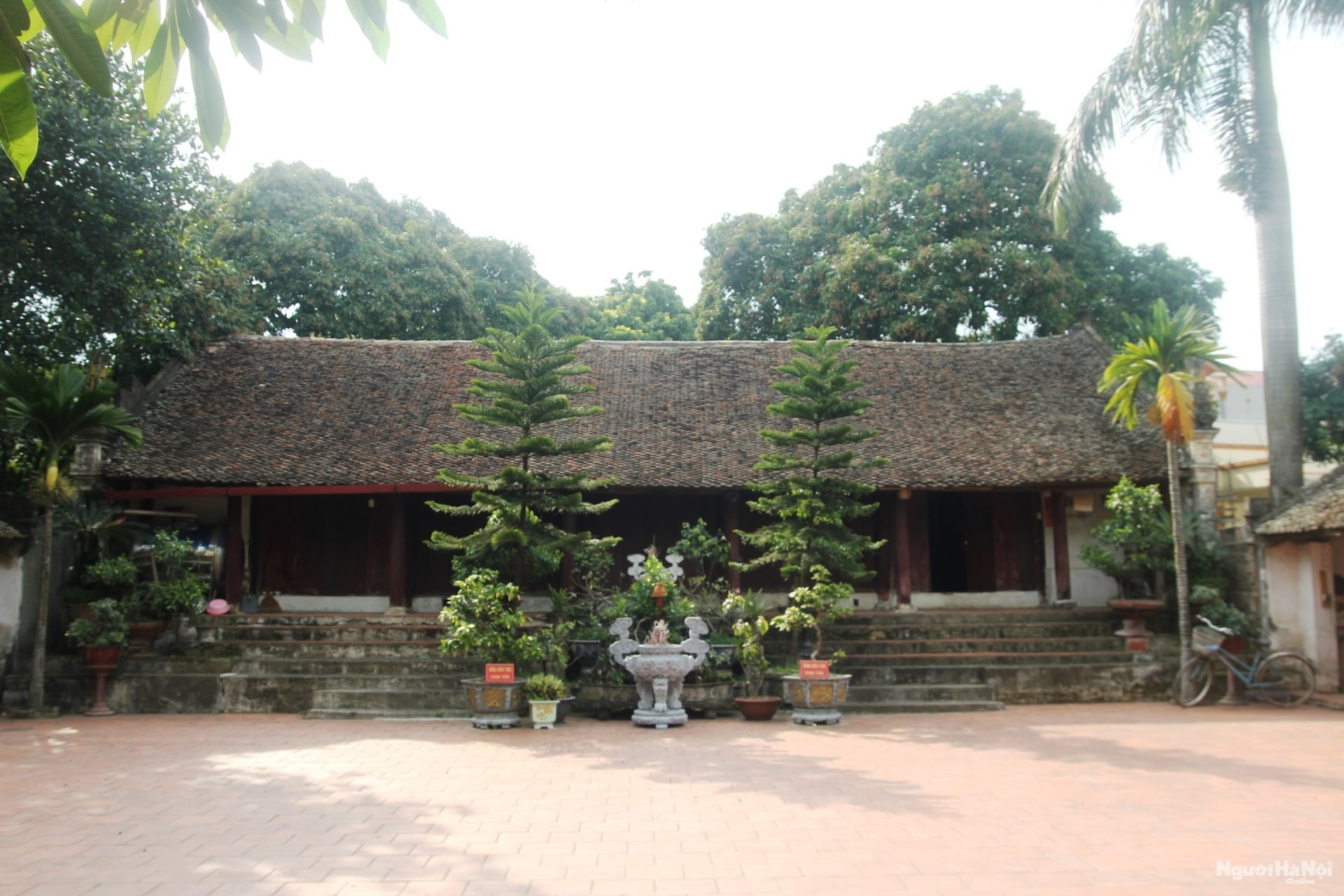 Không khí lễ hội tại Đền Bà