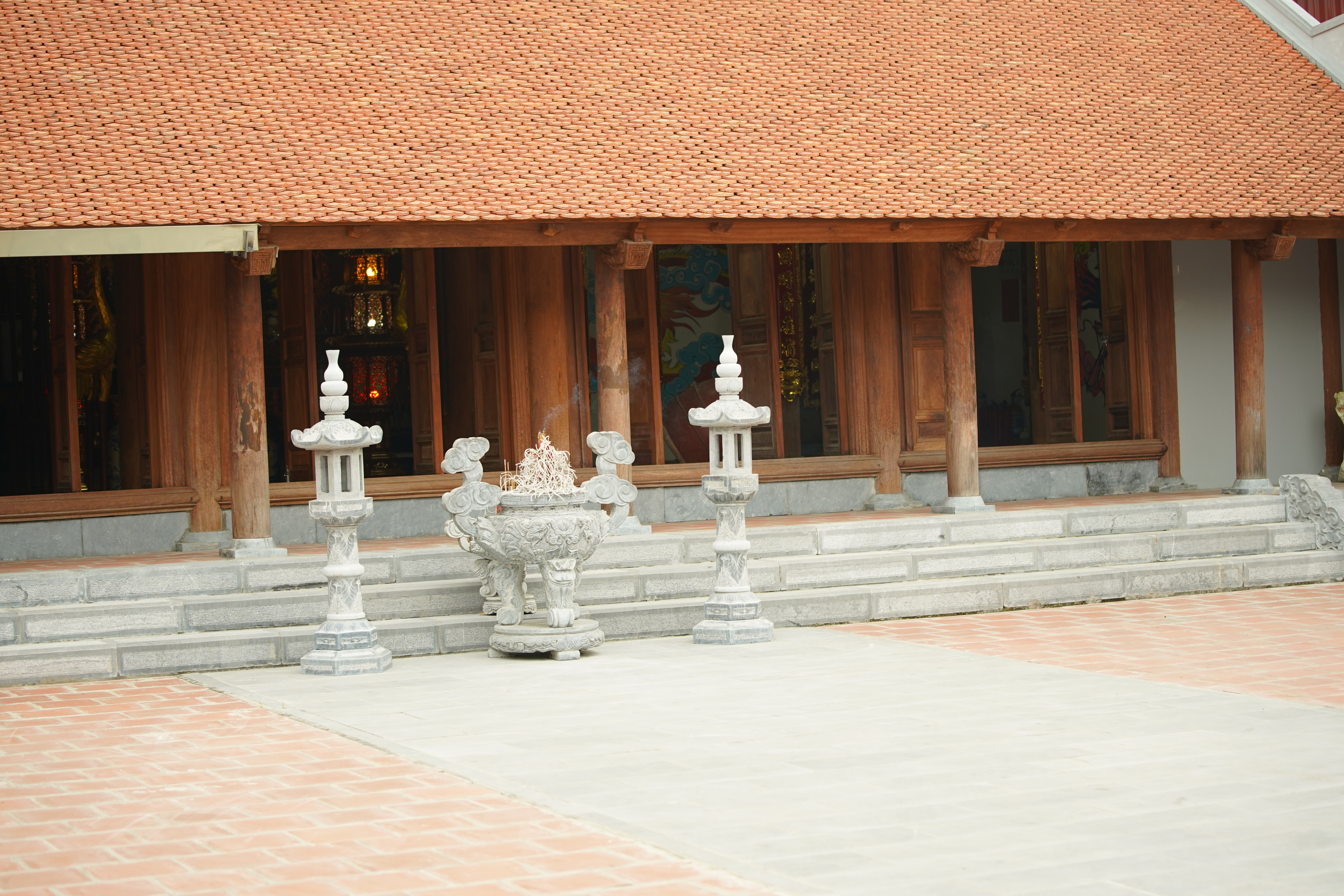 Nghi môn Đền Bà